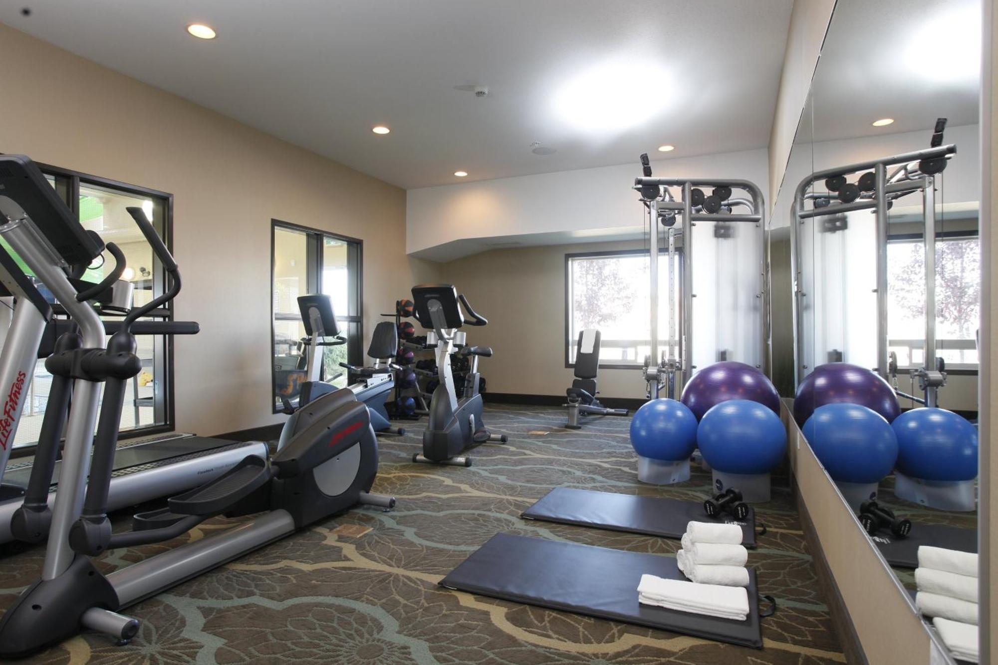 Holiday Inn Express Fort St John By Ihg Fort St. John Dış mekan fotoğraf