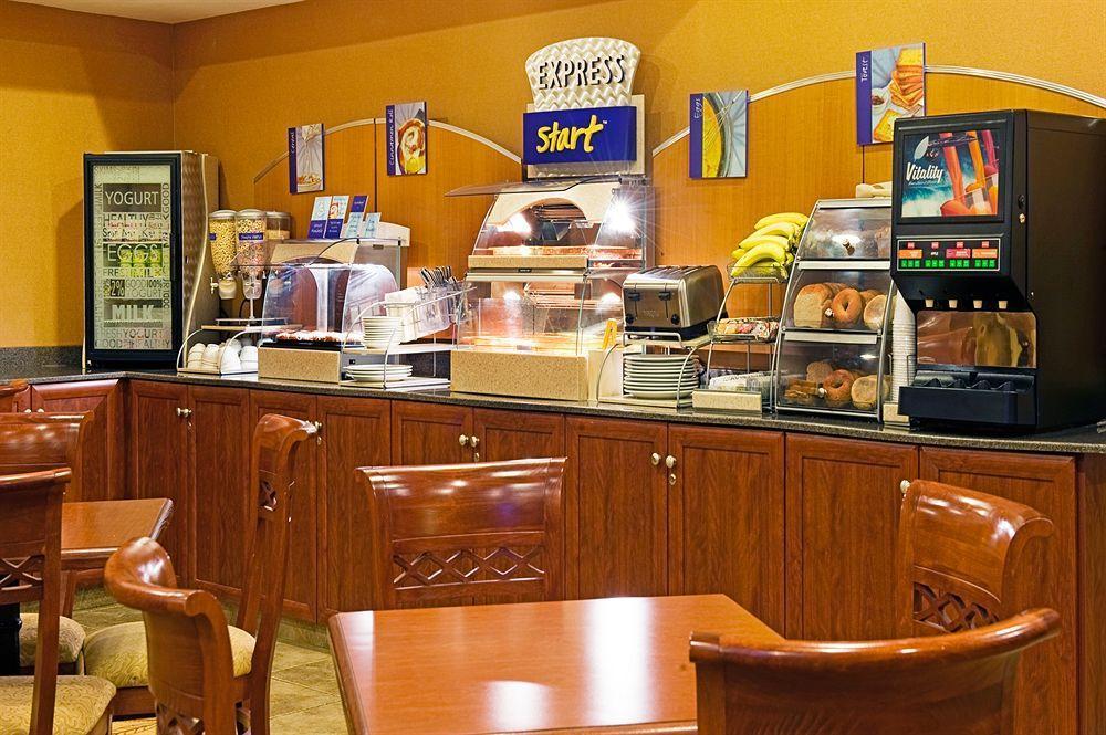 Holiday Inn Express Fort St John By Ihg Fort St. John Dış mekan fotoğraf