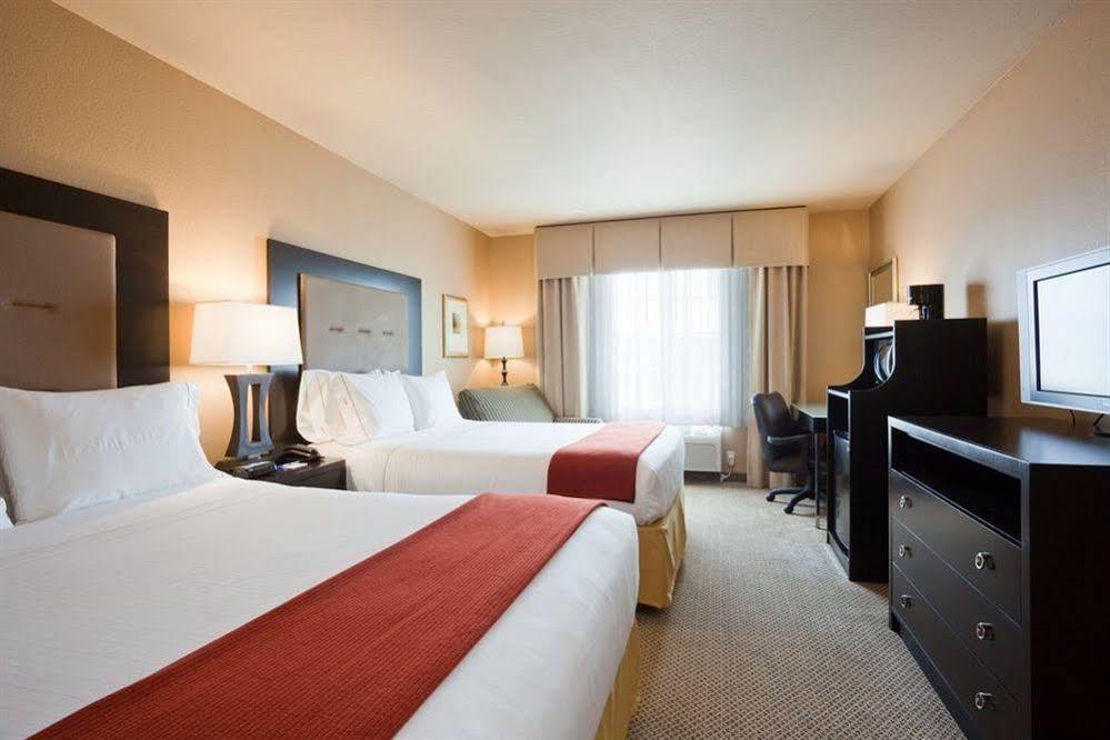 Holiday Inn Express Fort St John By Ihg Fort St. John Dış mekan fotoğraf